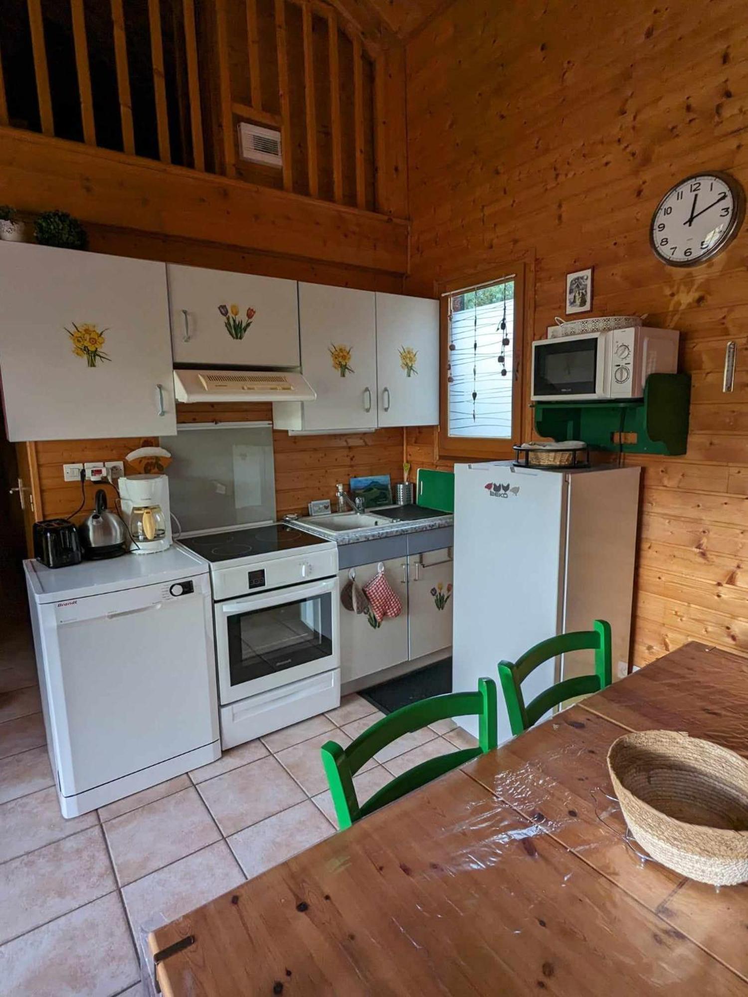 Les Chalets De La Vigne Grande Saint-Floret エクステリア 写真